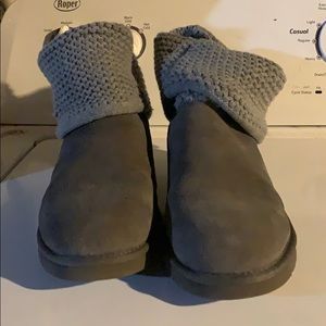 Authentic knit ugh boot